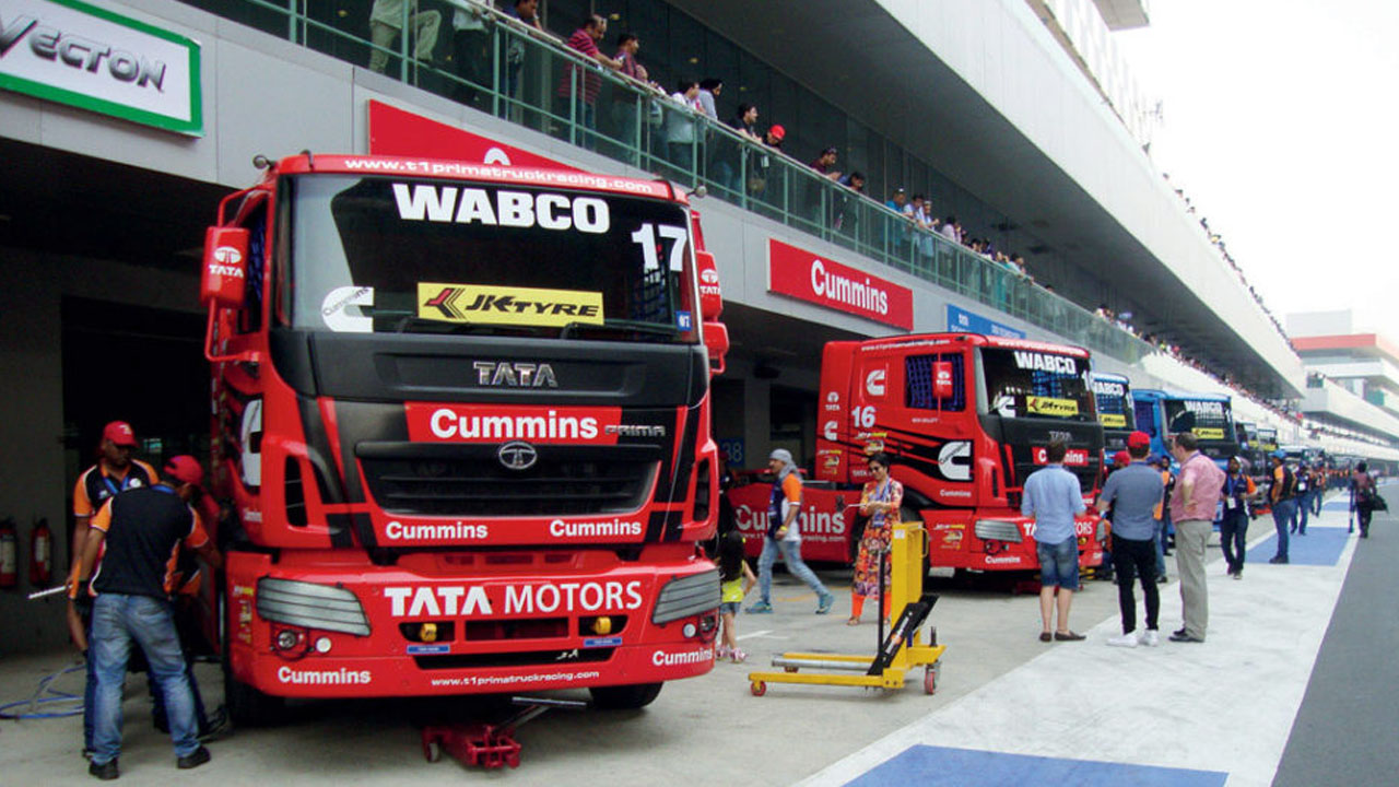 TRUCK RACING - Автомобильные гонки на грузовиках